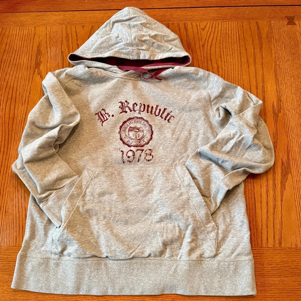 Banana Republic Gray Hoodie with Maroon Accents‎